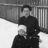 Artur Beul und seine Mutter (1917)